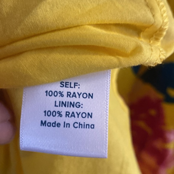 NWT evereve Allison Joy Catalina  MAXI DRESS yellow floral size  M 100% rayon - Picture 5 of 16